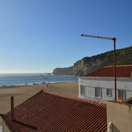 Porta 4 - Pé Na Areia Hébergement de vacances Nazaré